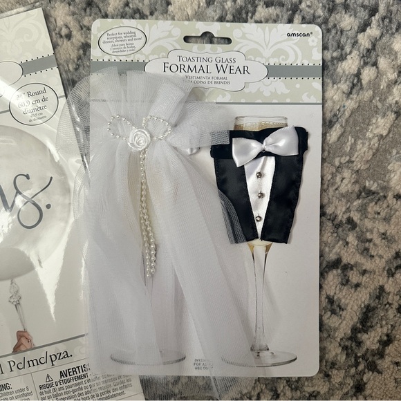 NWT “Mr. & Mrs.” Wedding Bridal Decor - Picture 3 of 4